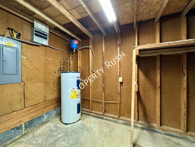 Building Photo - 7339 Brookside Dr