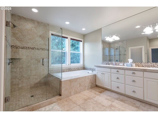 Building Photo - Gorgeous Executive Style Home in Southwest...