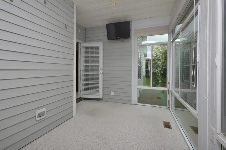 Building Photo - Room in House on Latta Cir