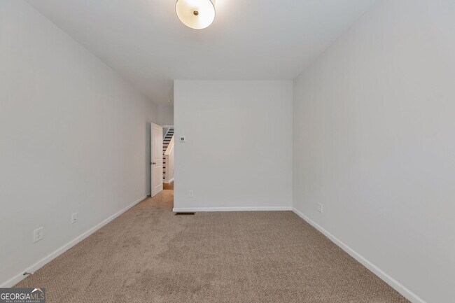 Building Photo - 910 Brees Ct