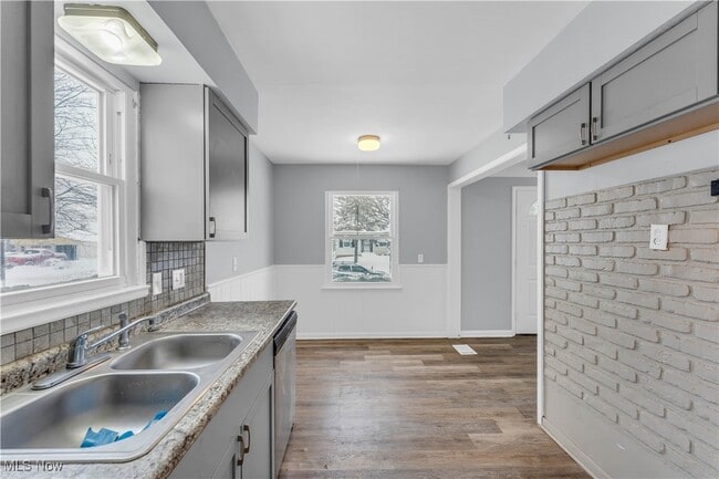 Building Photo - 15304 Benhoff Dr