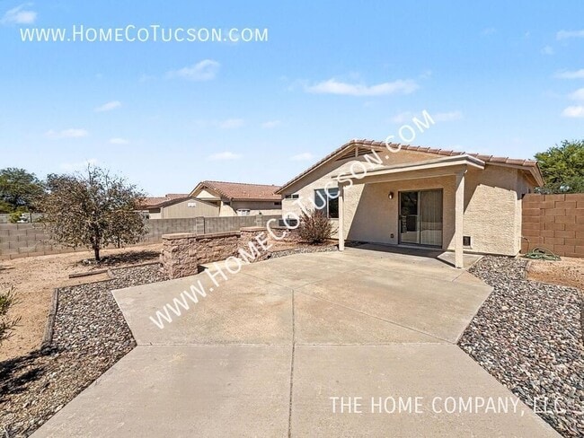 Building Photo - 6619 W Wenden Way