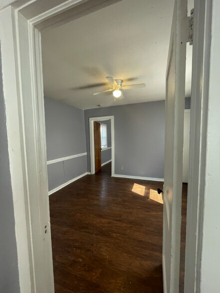 Building Photo - 115 Sycamore St