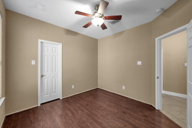 Building Photo - 952 Crannog Way
