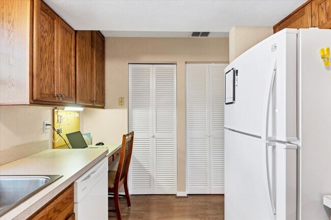 Building Photo - 1531 Placida Rd