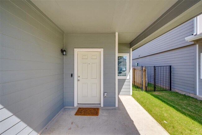 Building Photo - 10712 Timber Brook Pass