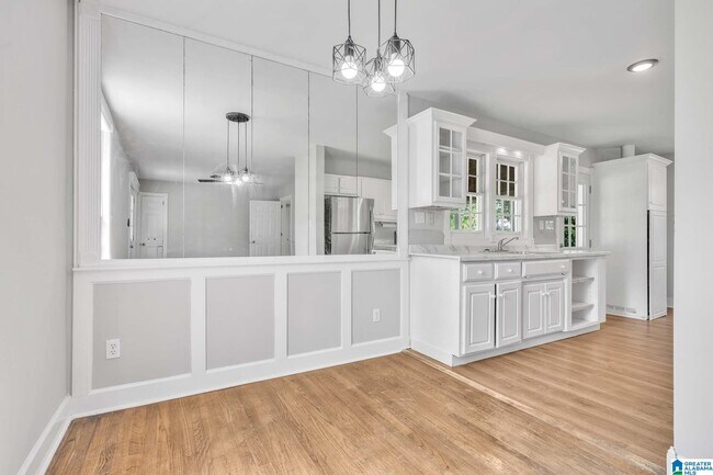 Building Photo - 3027 Cora Ave