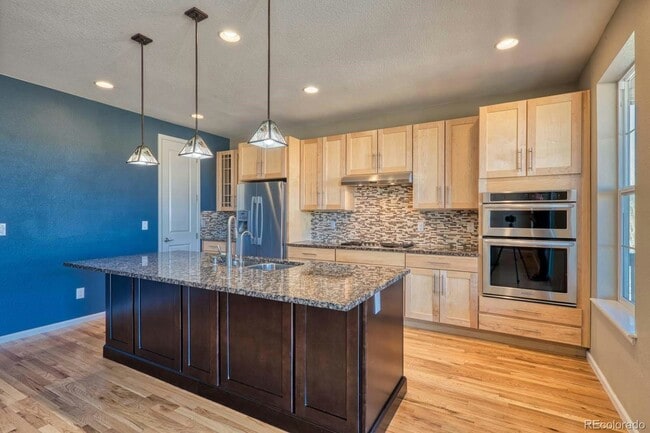 Building Photo - 9928 Olathe St