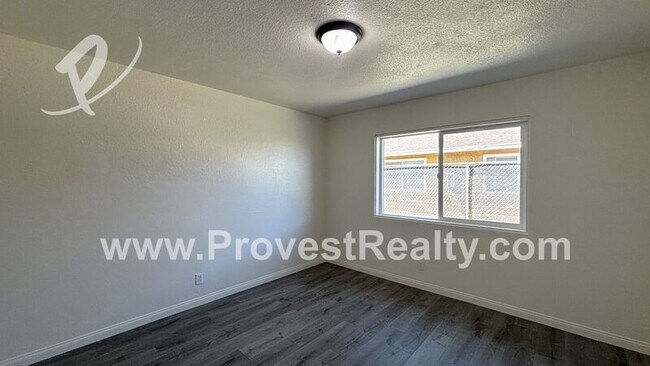 Building Photo - 11800 White Ave