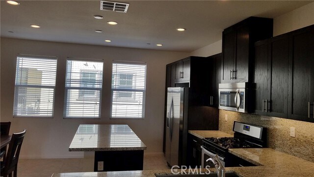 Building Photo - 908 N Acacia Ct