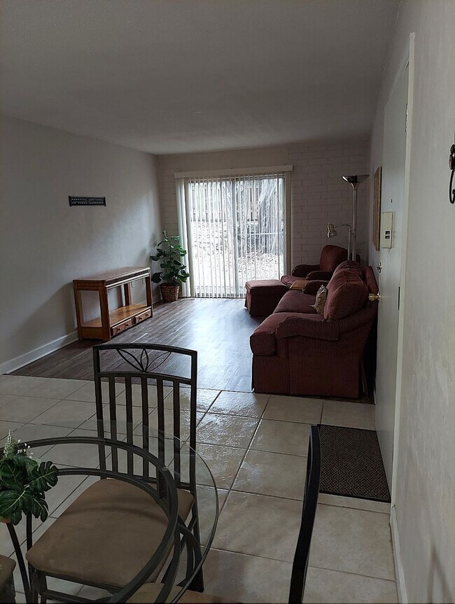 Building Photo - Just Reduced!! Attn: Doctors, Nurses and Interns - Walk To Shands!