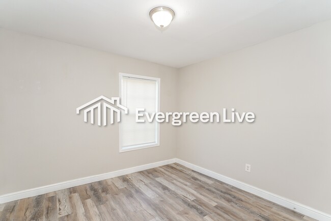 Building Photo - 2805 Walker St