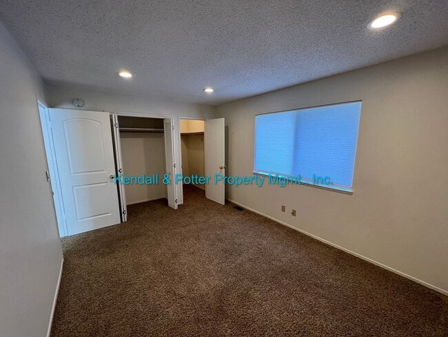 Building Photo - 4320 Diamond St