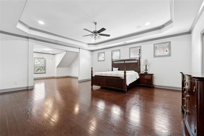 Building Photo - 4530 Point Rock Dr