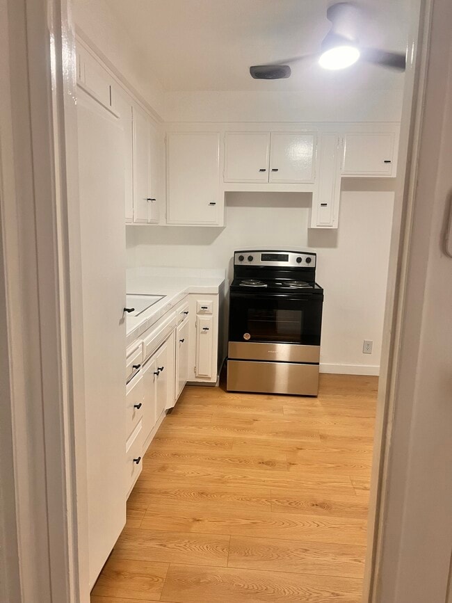 Immediately move in . - 1833 Beverly Glen S Blvd