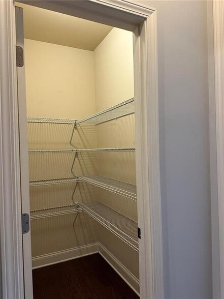 Building Photo - 1889 Bethel Trce