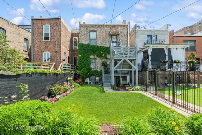 Building Photo - 3136 S Prairie Ave