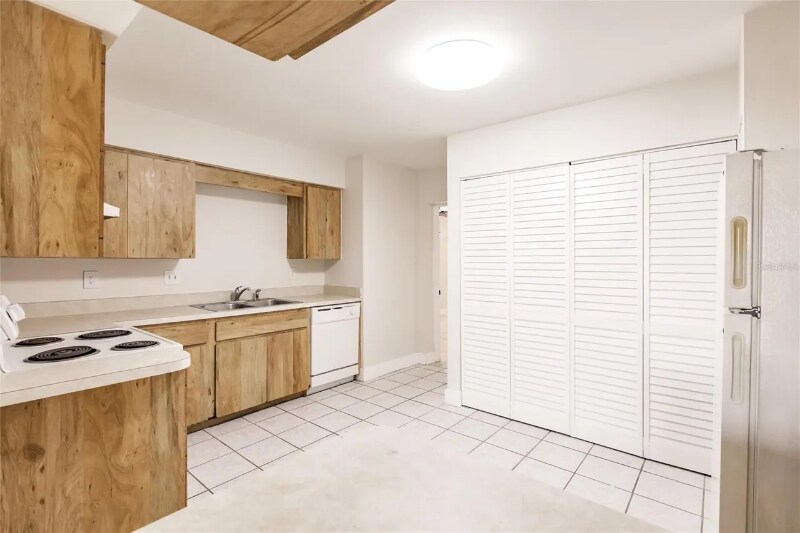 Building Photo - 1665 Florence Ave