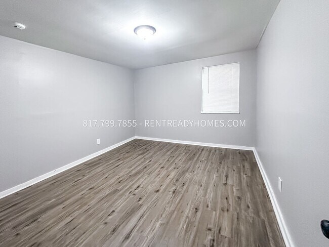 Building Photo - 1316 Rayfield Dr