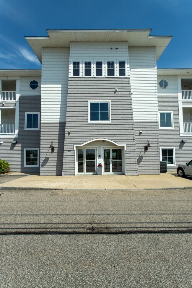 Building Photo - 419 NH-286