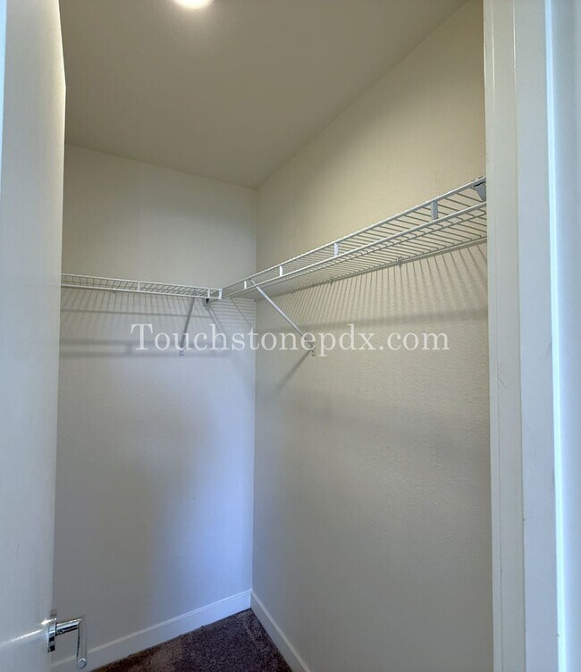 Building Photo - 2nd MONTH RENT FREE! Modern 2 Bedroom, 1.5 Bathroom Apartment