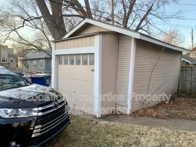 Building Photo - 1741 Vermont St