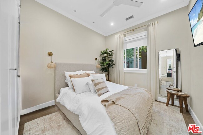 Building Photo - 12345 Huston St