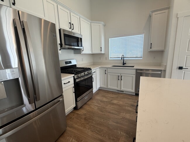 Building Photo - 881 W Sagewood Dr