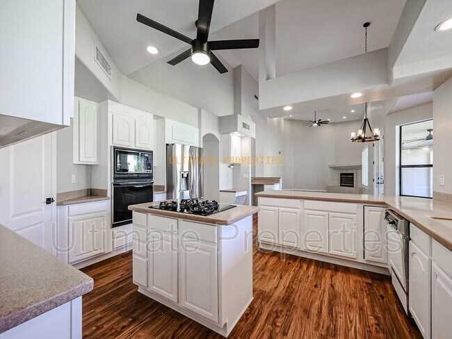 Building Photo - 10033 N 55th Pl