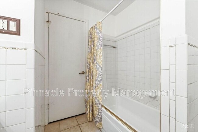 Building Photo - 3108 Oak Forest Dr