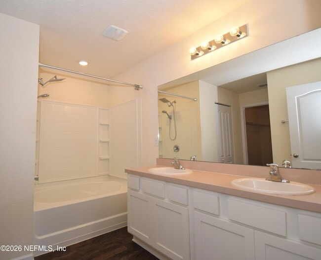 Building Photo - 3733 Shiner Dr
