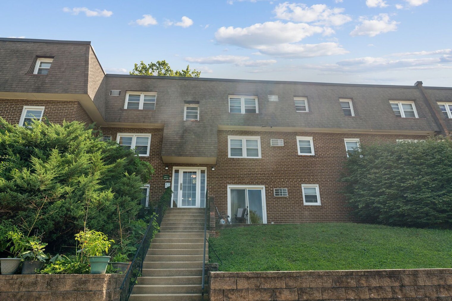 Building Photo - 808 Wharton Dr