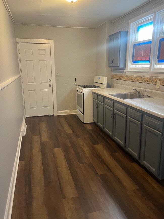 Building Photo - 1210 Anderson St