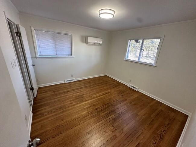 Building Photo - Charming 2BR Duplex in Durham’s Lakewood D...