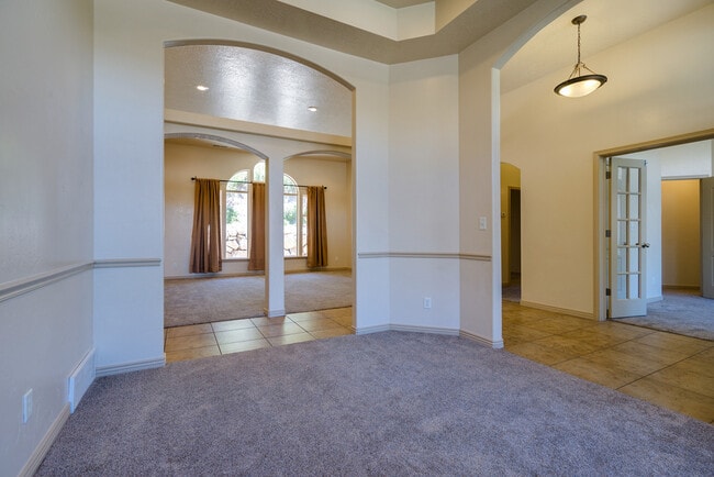 Building Photo - 4 Bedroom in The Knolls at Little Valley