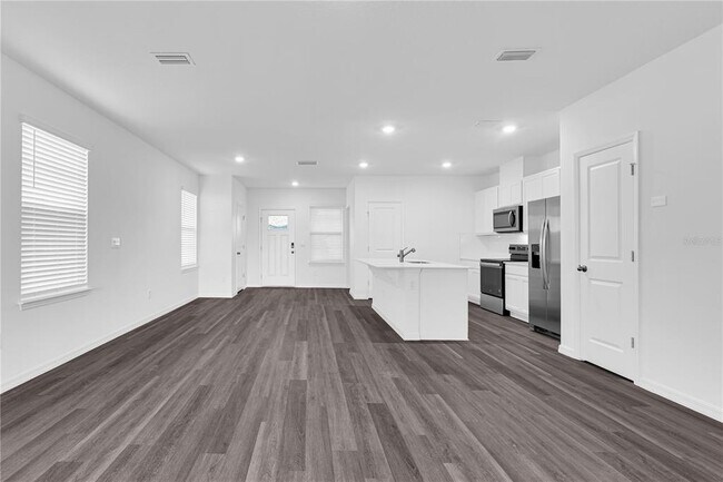 Building Photo - 16329 LAKELET Aly