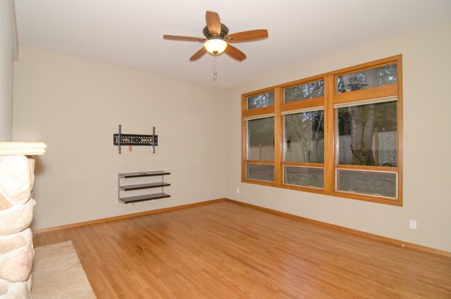 Building Photo - 17603 NE 108th Way