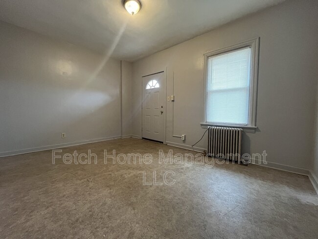 Building Photo - 412 New St