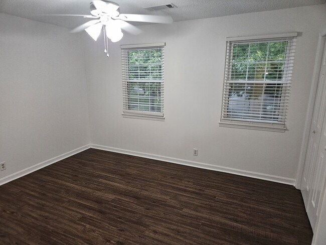 Building Photo - 117 McMurray Cir