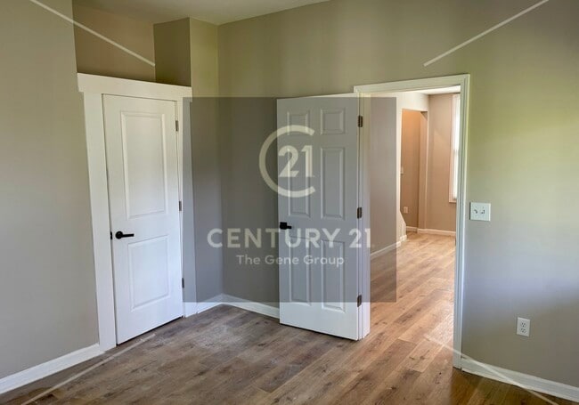 Building Photo - 319 Wyoming St