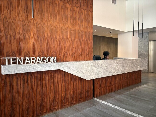 Building Photo - 10 Aragon Ave