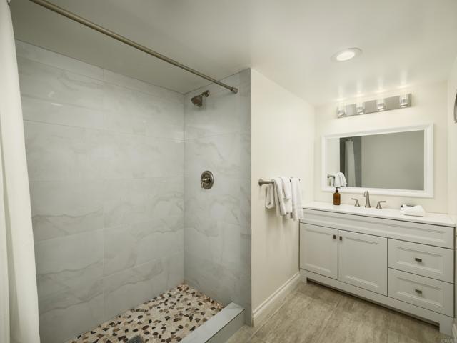 Building Photo - 20780 Fortuna Del Norte