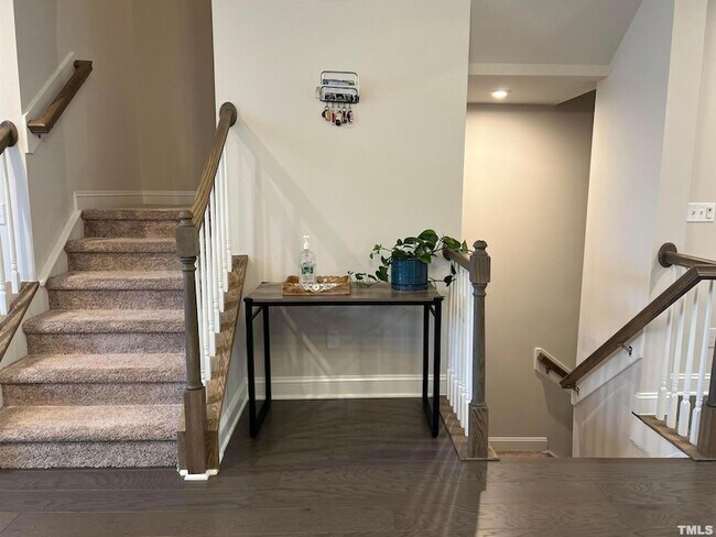 Building Photo - 822 Amley Pl