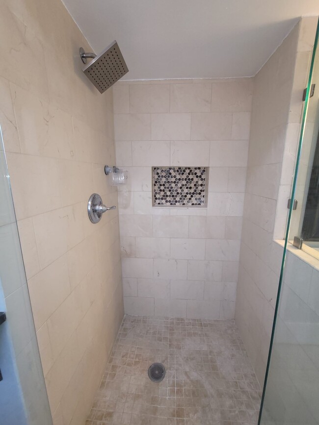 Building Photo - 8743 Dorion St