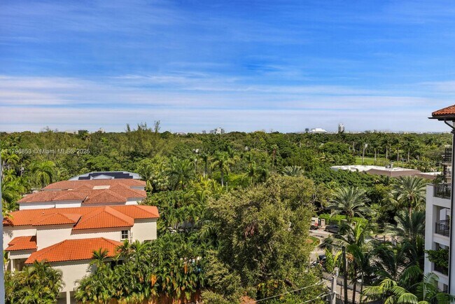 Building Photo - 1600 S Bayshore Ln