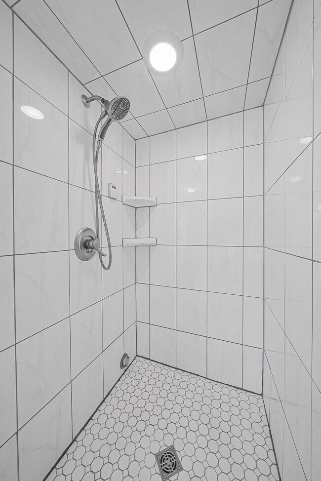 Building Photo - 814 Locust St