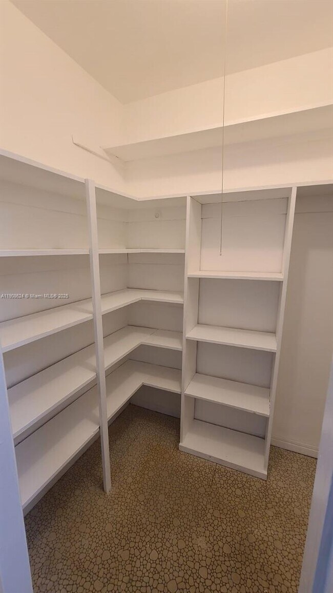 Building Photo - 1715 Wiley St