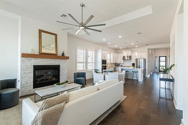 Building Photo - 215 Milam Crk Dr