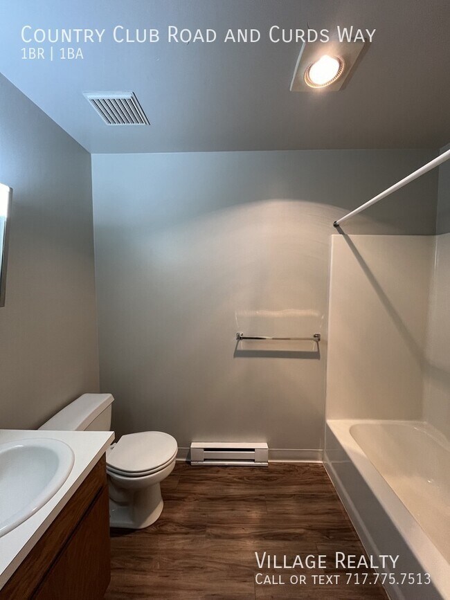 Building Photo - 631 Country Club Rd