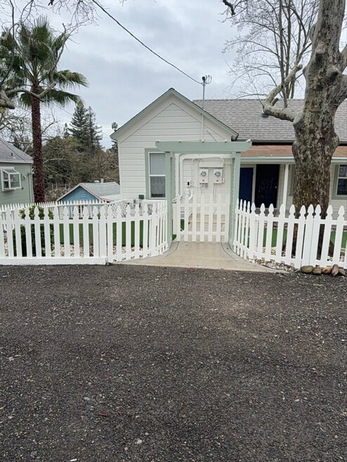 Building Photo - 4107 Smallwood Ln